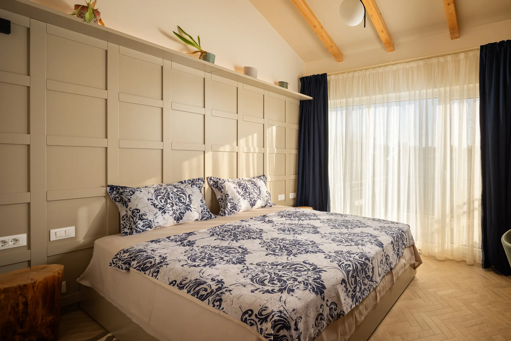 Grey room detail