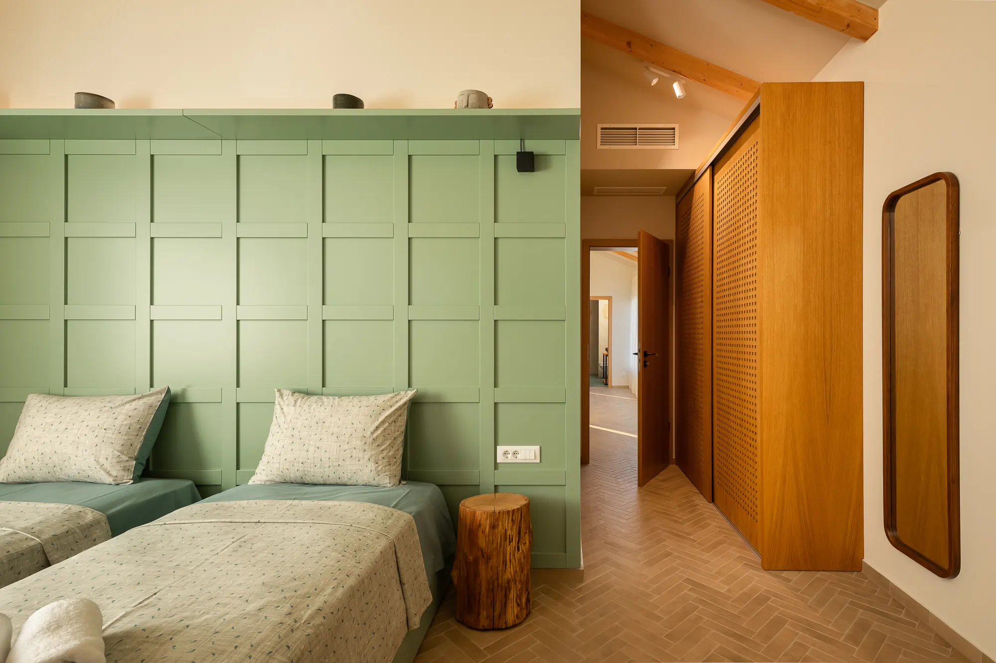 Green room detail