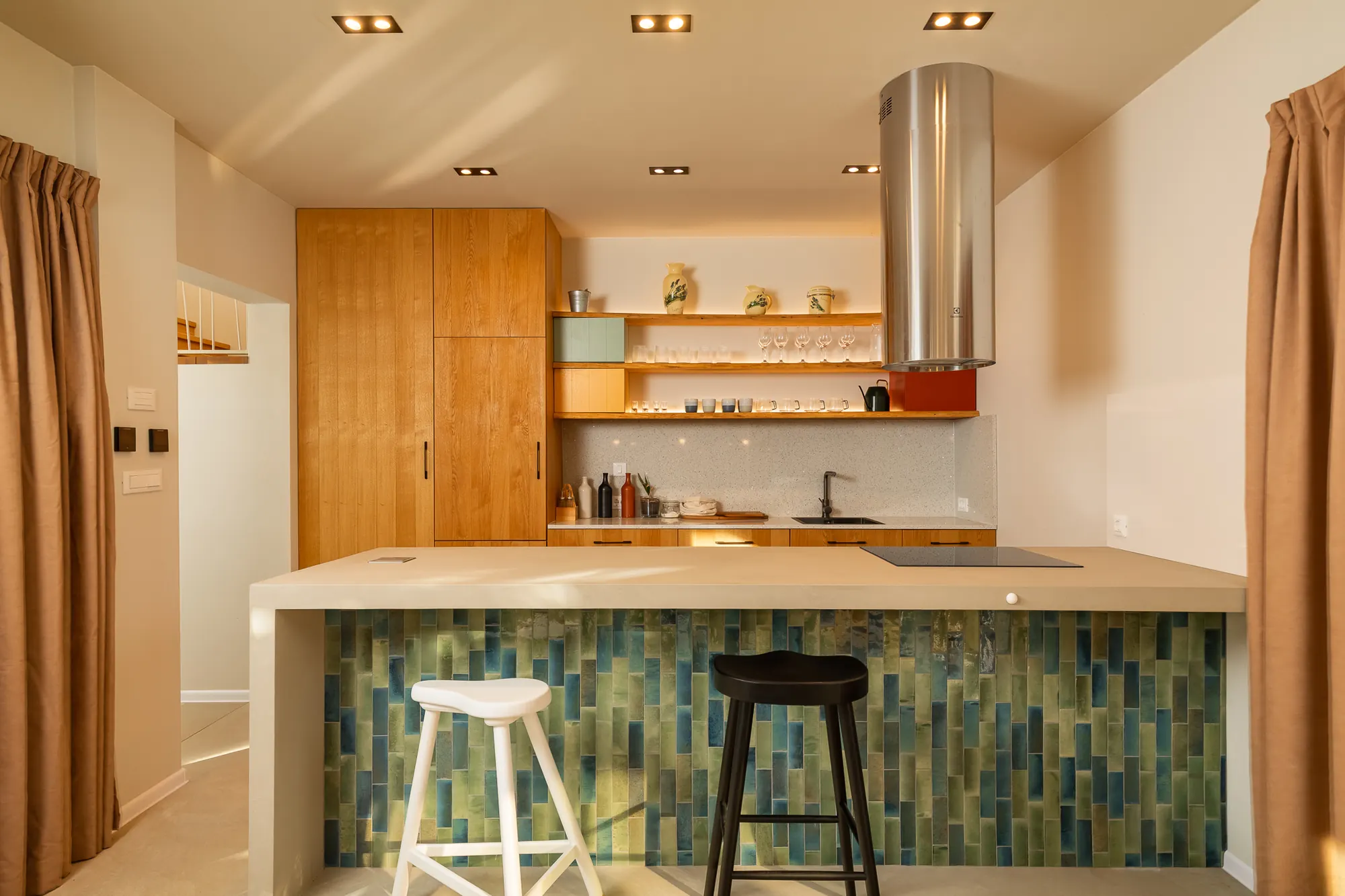 Kitchen oak cabinetry